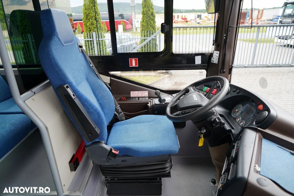 Iveco / EURO 6 / 68 LOCURI / LUNGIME - 10,5 M / AER CONDIȚIONAT - 19