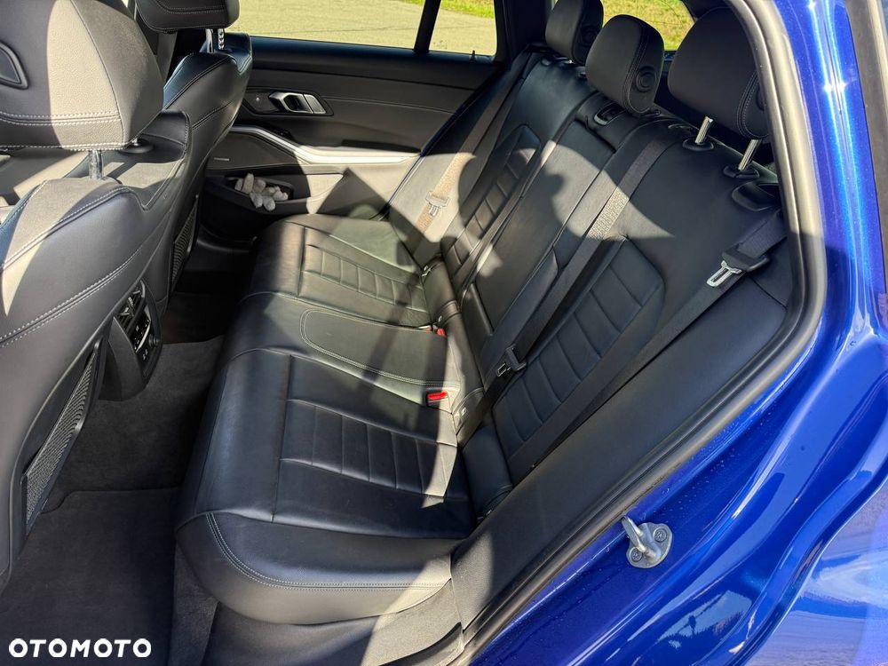 BMW Seria 3 320d M Sport Shadow sport - 32