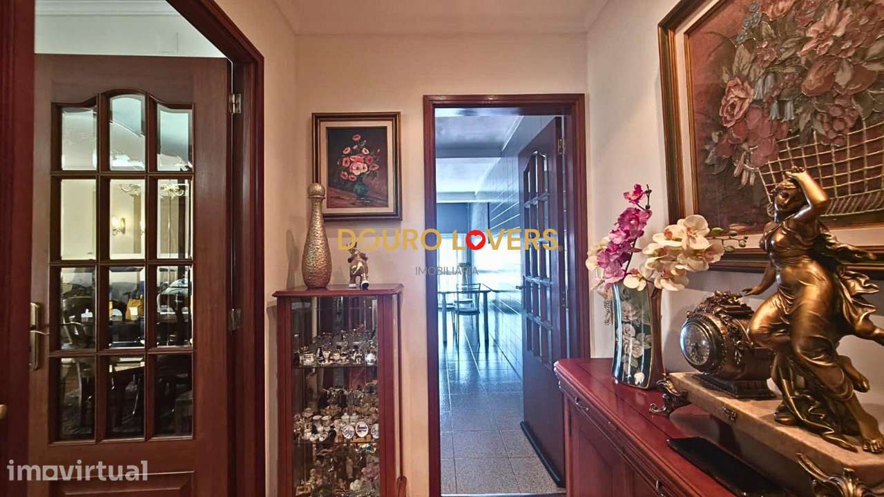 Apartamento T2 em Rio Tinto – Excelente Estado, com Garagem - Grande imagem: 2/36