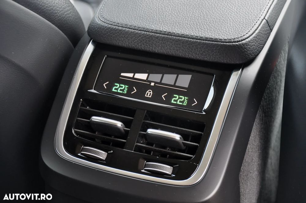 Volvo XC 90 - 33