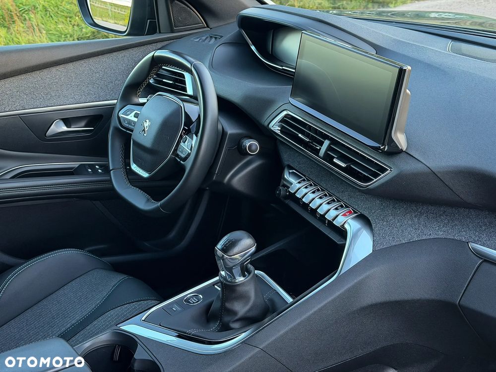 Peugeot 3008 1.2 PureTech Allure Pack S&S - 28