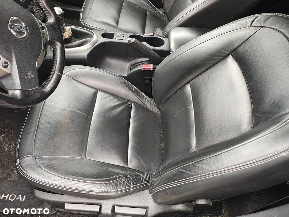 Nissan Qashqai 2.0 dCi DPF tekna - 13