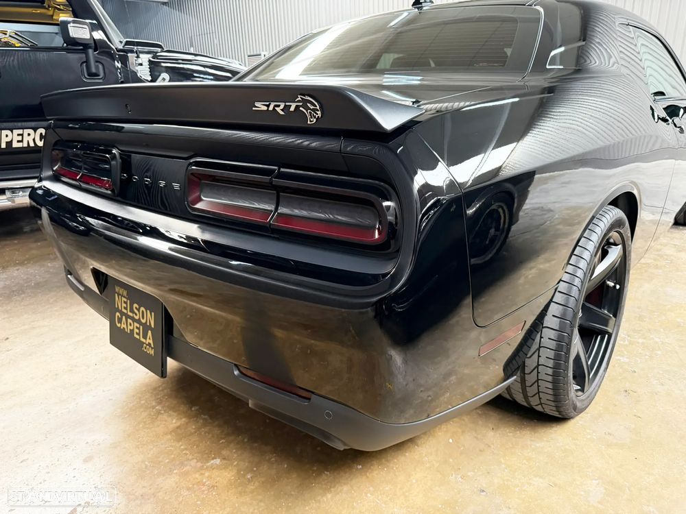 Dodge Challenger Auto SRT Hellcat - 57