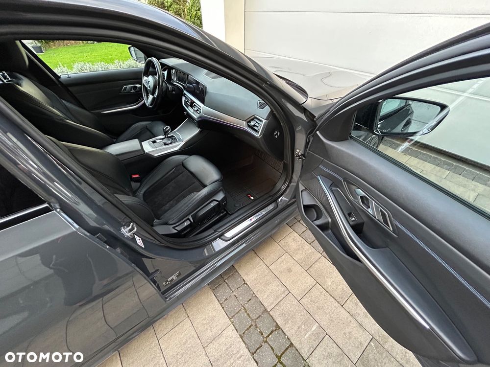 BMW Seria 3 318d M Sport - 3