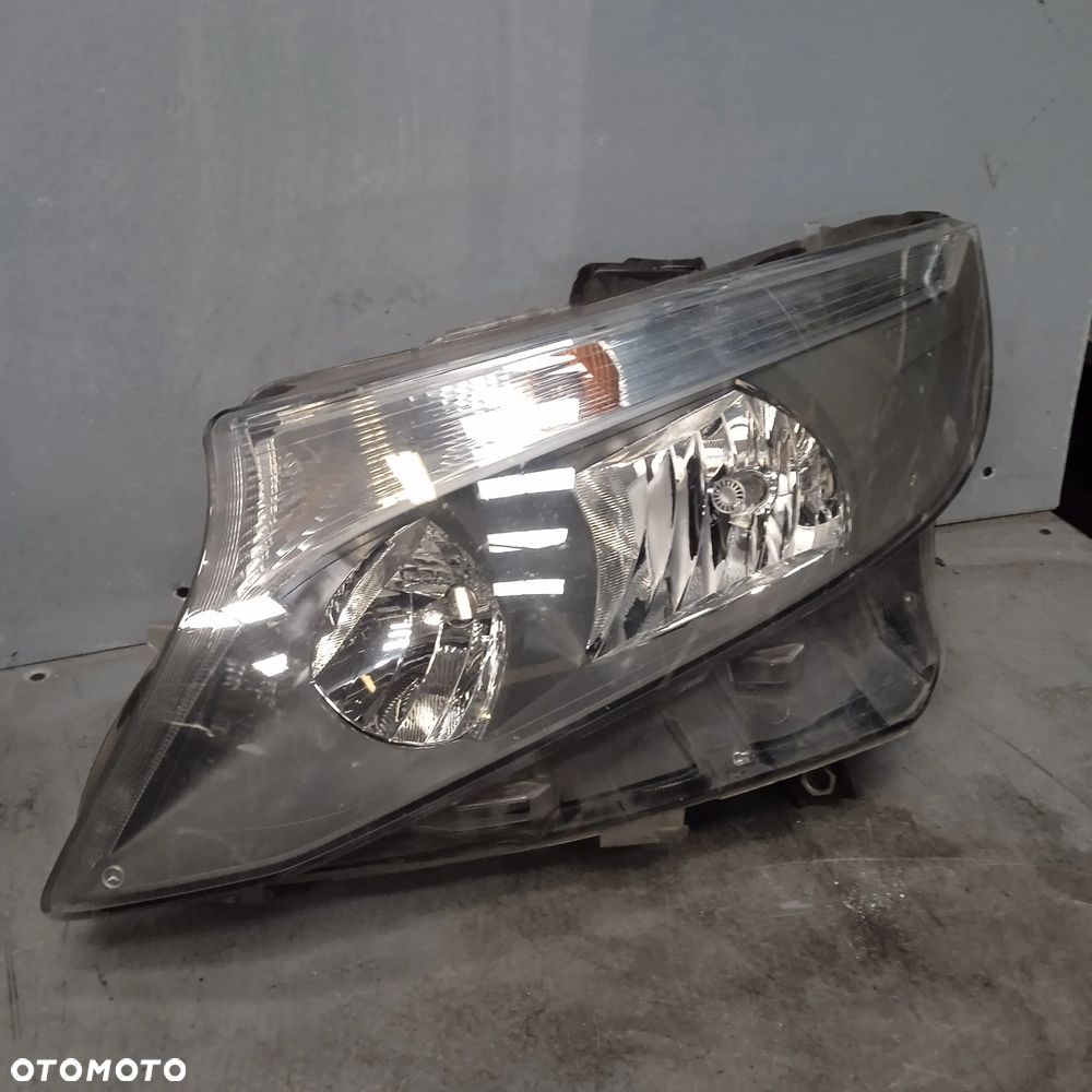 Lampa przednia lewa W447 - 1