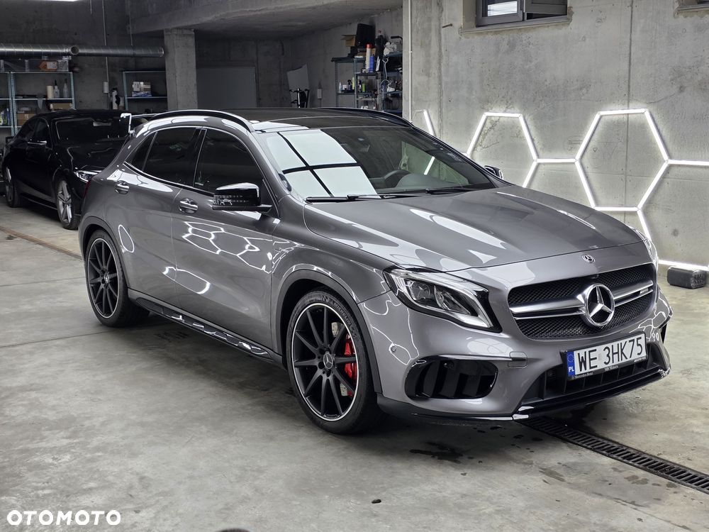 Mercedes-Benz GLA - 4