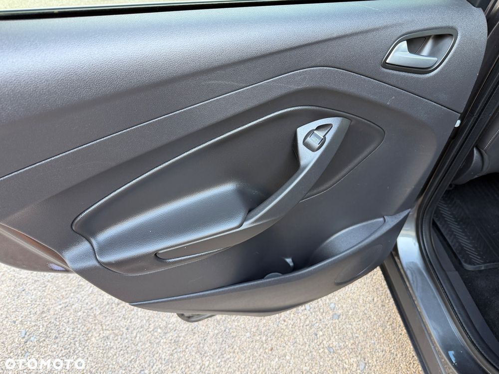 Ford Kuga 2.0 TDCi AWD Titanium - 23