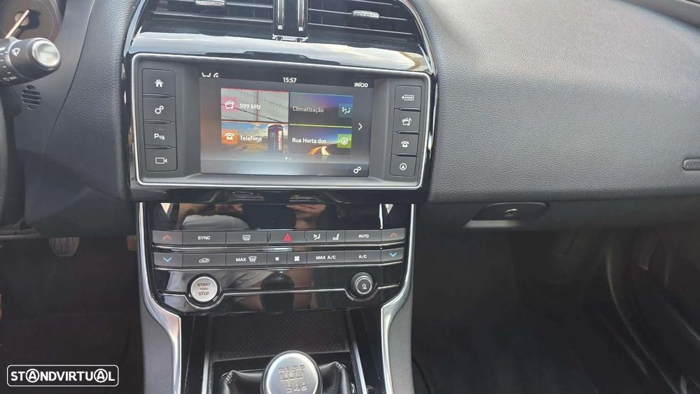 Jaguar XE 2.0 D R-Sport - 20