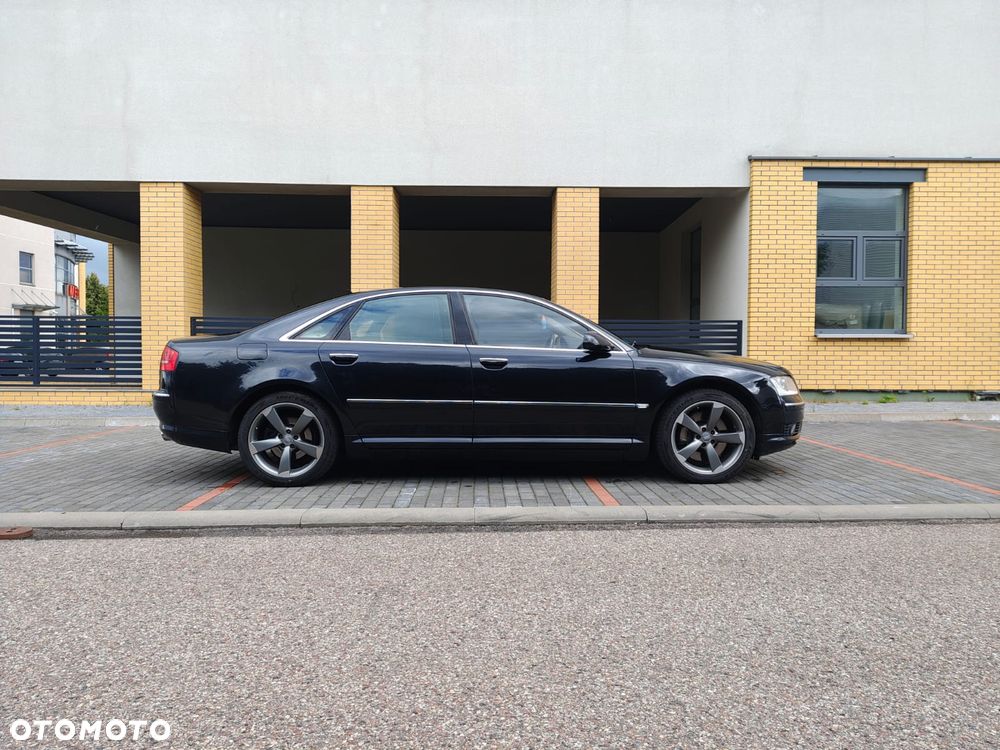 Audi A8 4.2 Quattro - 3