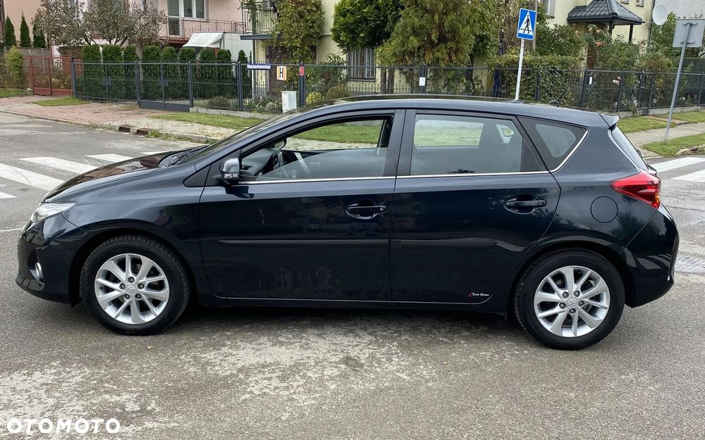 Toyota Auris 1.6 Executive - 4
