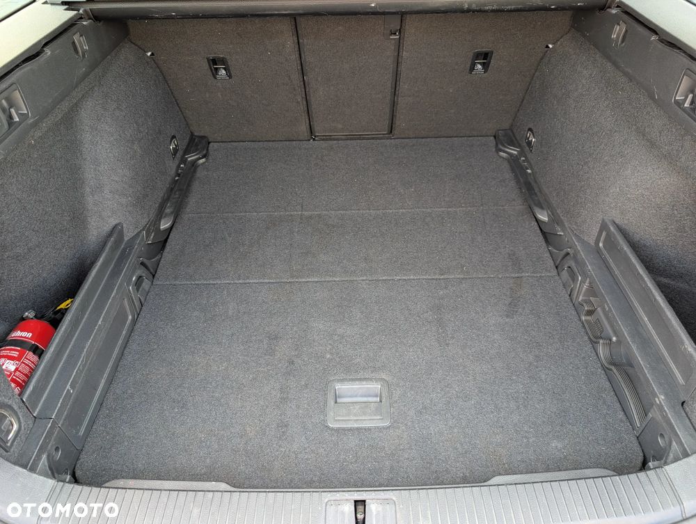 Volkswagen Passat - 37