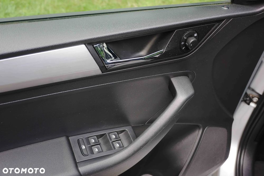 Skoda RAPID 1.0 TSI Ambition - 24