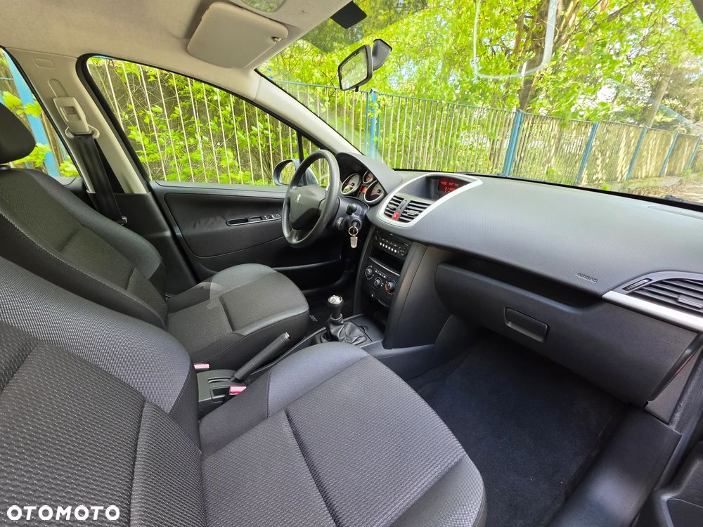Peugeot 207 1.4 Trendy - 8