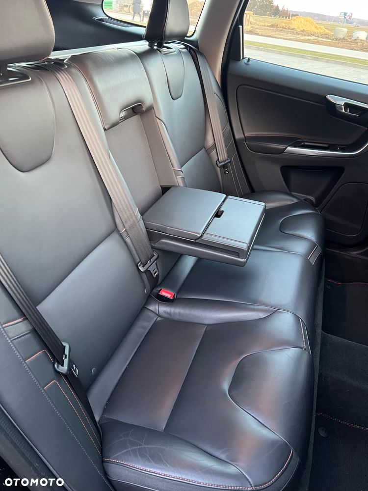 Volvo XC 60 D4 AWD Ocean Race - 21