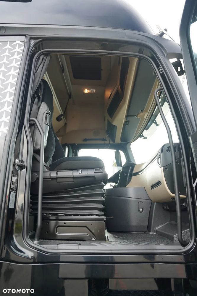 Mercedes-Benz ACTROS 1848 / GIGA SPACE / EURO 6 - 37