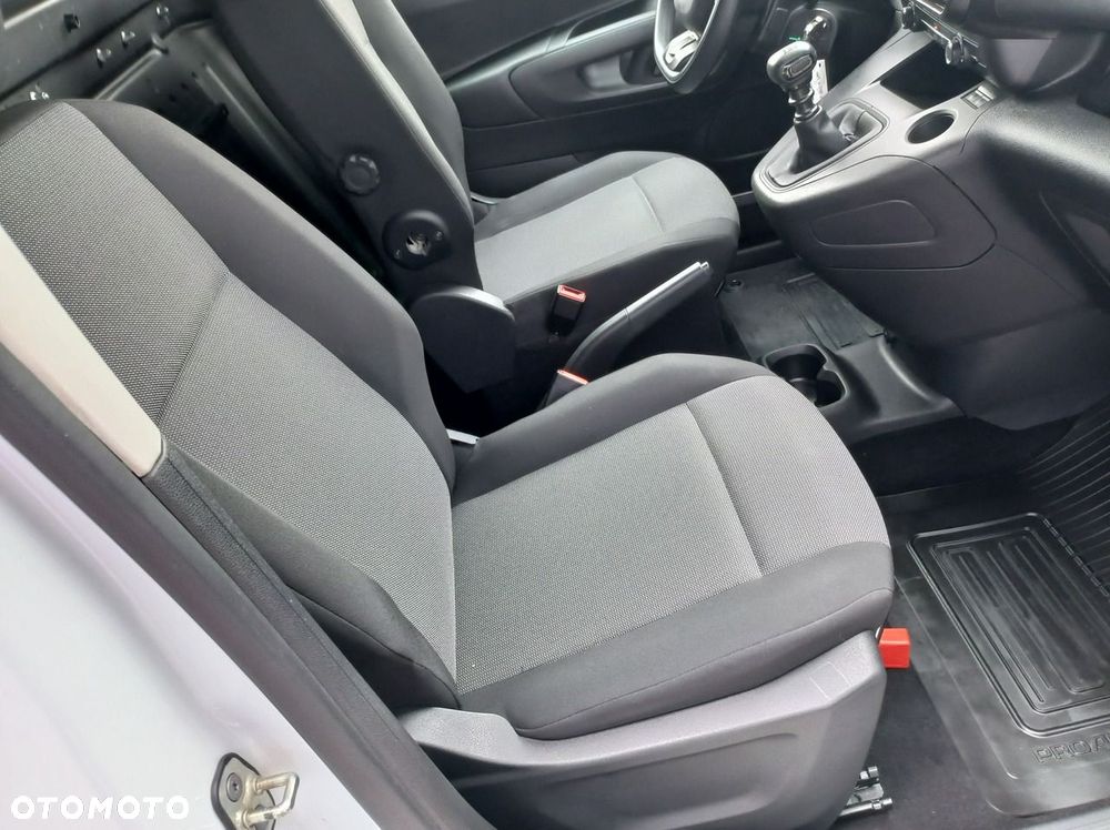 Toyota Proace City - 21
