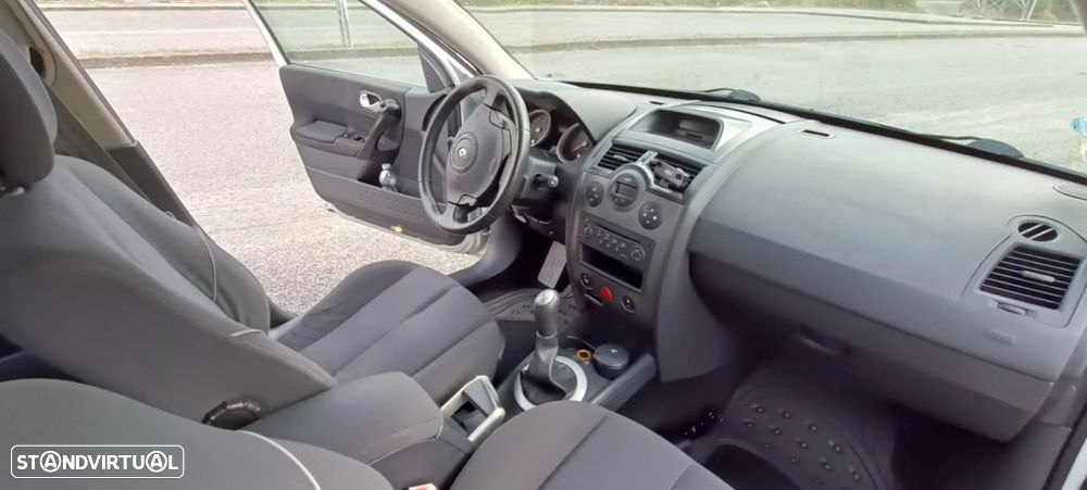 Renault Mégane 1.5 dCi Confort - 9