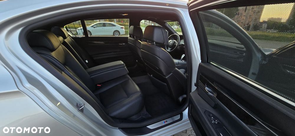 BMW Seria 7 740Li - 13