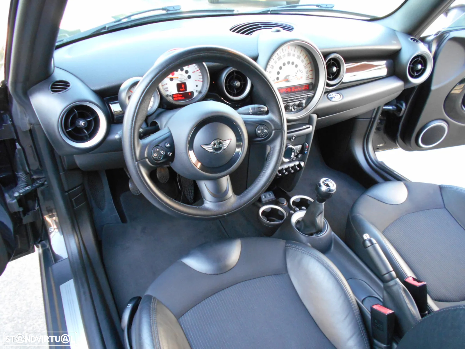 MINI Cabrio Cooper D - 16