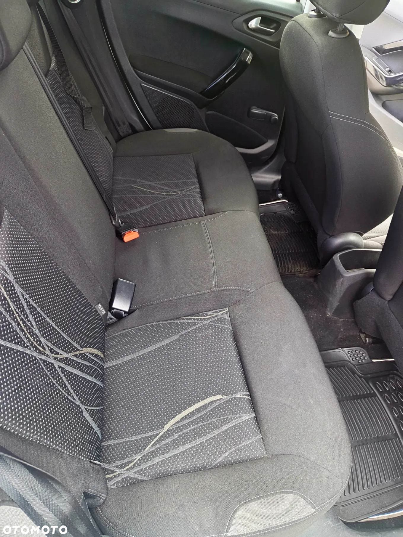 Peugeot 208 - 6