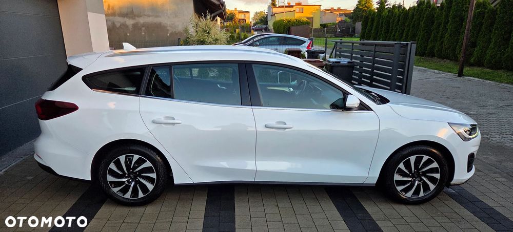 Ford Focus 1.0 EcoBoost Titanium Business - 4