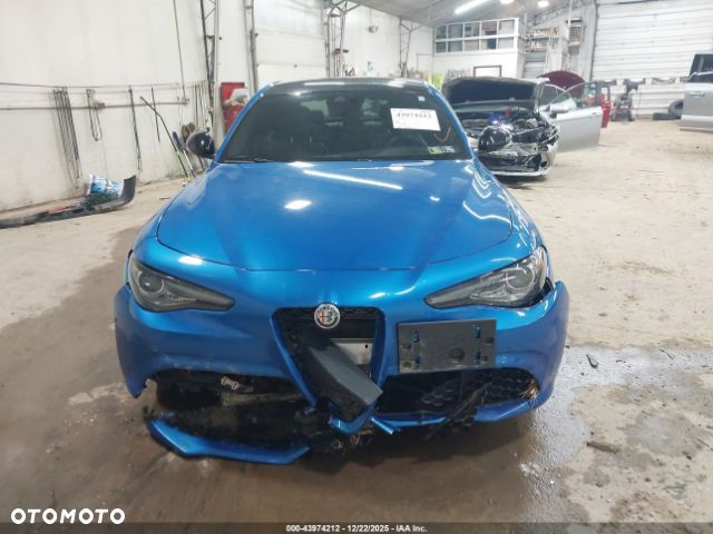 Alfa Romeo Giulia 2.0 Turbo 16V AT8-Q4 Veloce Ti - 8