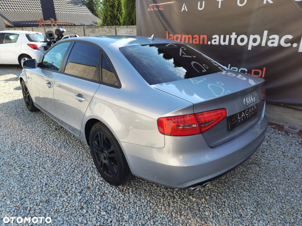 Audi A4 Limousine - 10