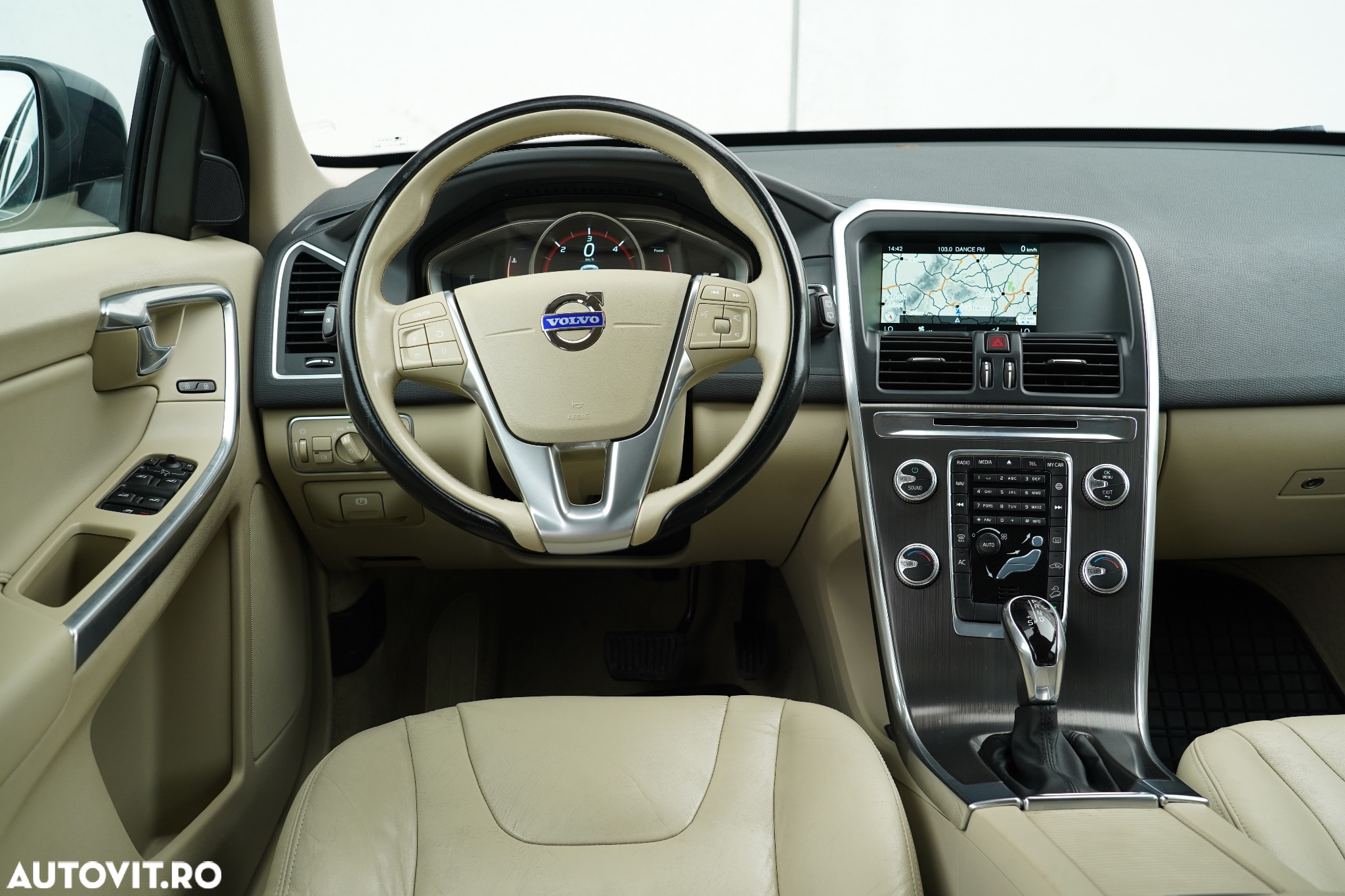 Volvo XC 60 D4 AWD Geartronic Summum - 6