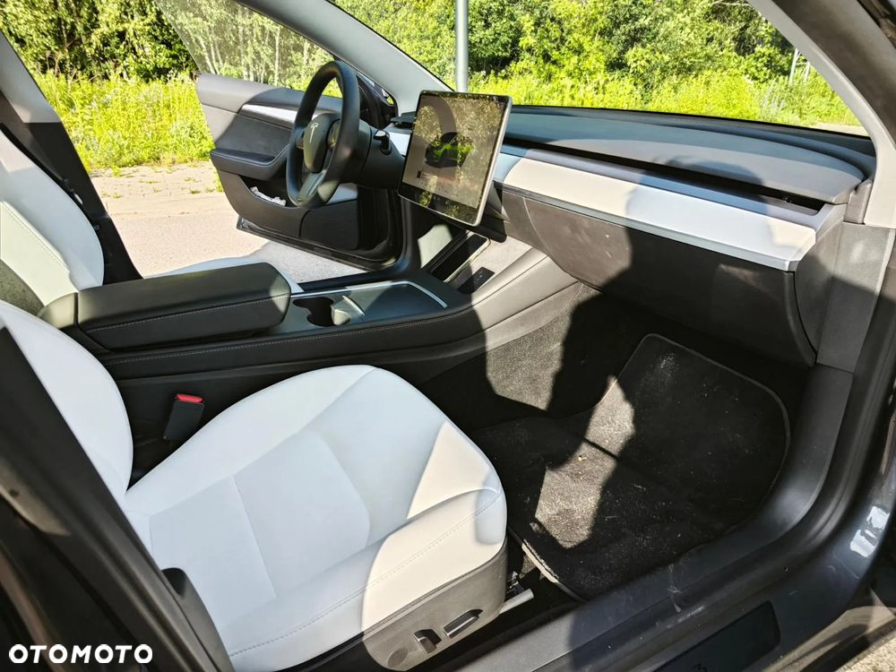 Tesla Model 3 Long Range AWD - 4