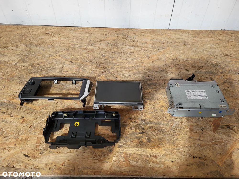 Radio nawigacja ekran Peugeot 208 - 1