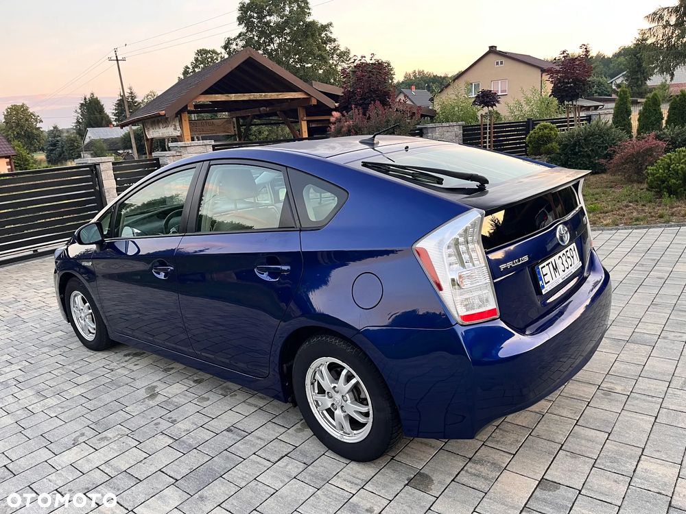 Toyota Prius (Hybrid) - 6