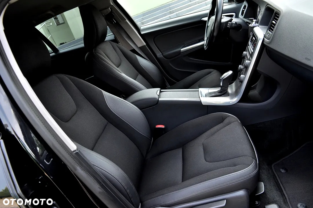Volvo V60 D3 Geartronic Summum - 19