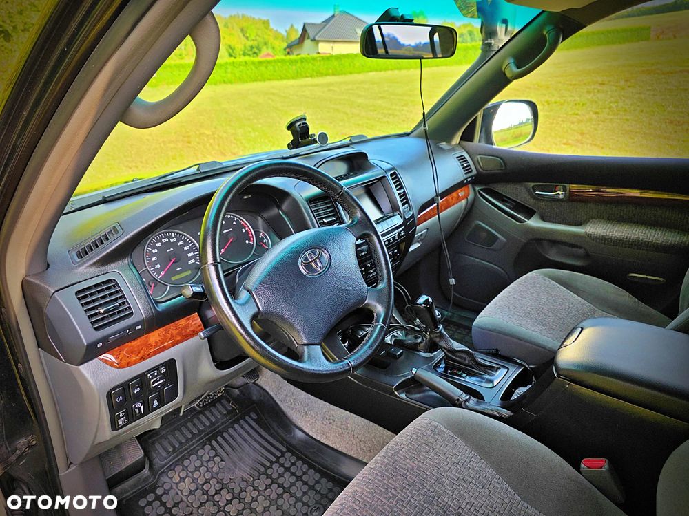 Toyota Land Cruiser - 30