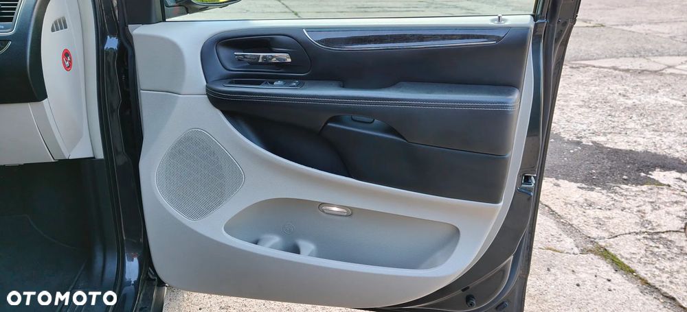 Lancia Voyager 2.8 CRD16v Platinum - 27
