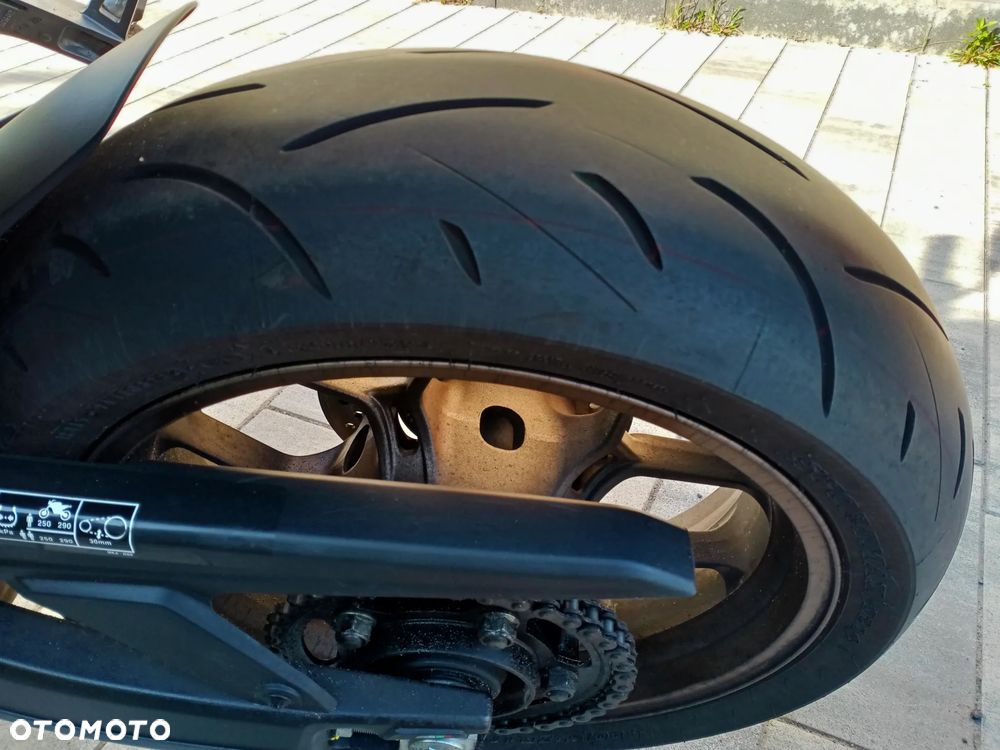 Honda CB - 12