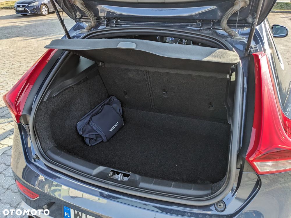 Volvo V40 T4 R-Design Momentum - 10