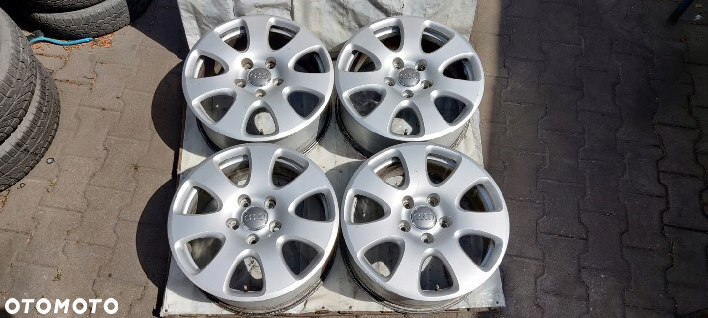 Felgi Audi Q7 7,5J 18cali ET53 676 - 2