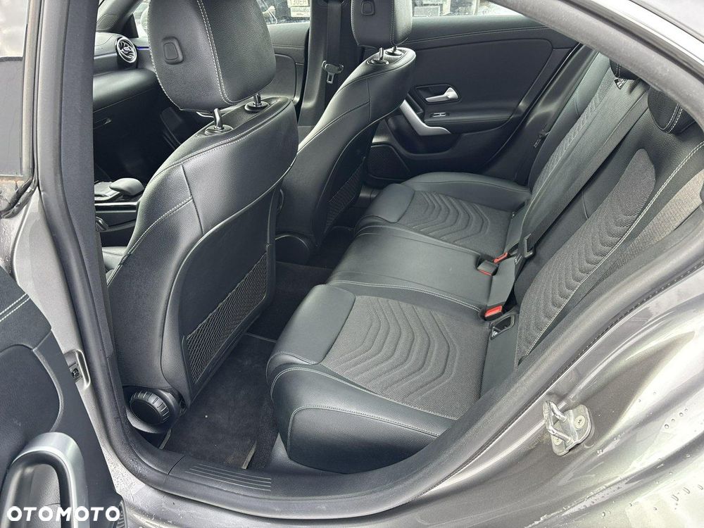 Mercedes-Benz CLA - 12