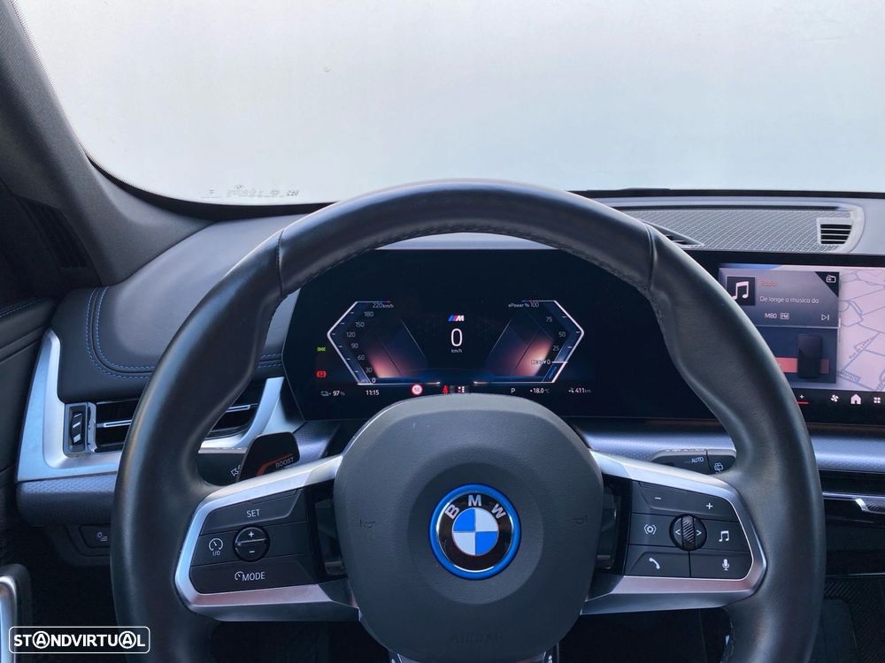 BMW iX1 eDrive20 Pack Desportivo M Pro - 6