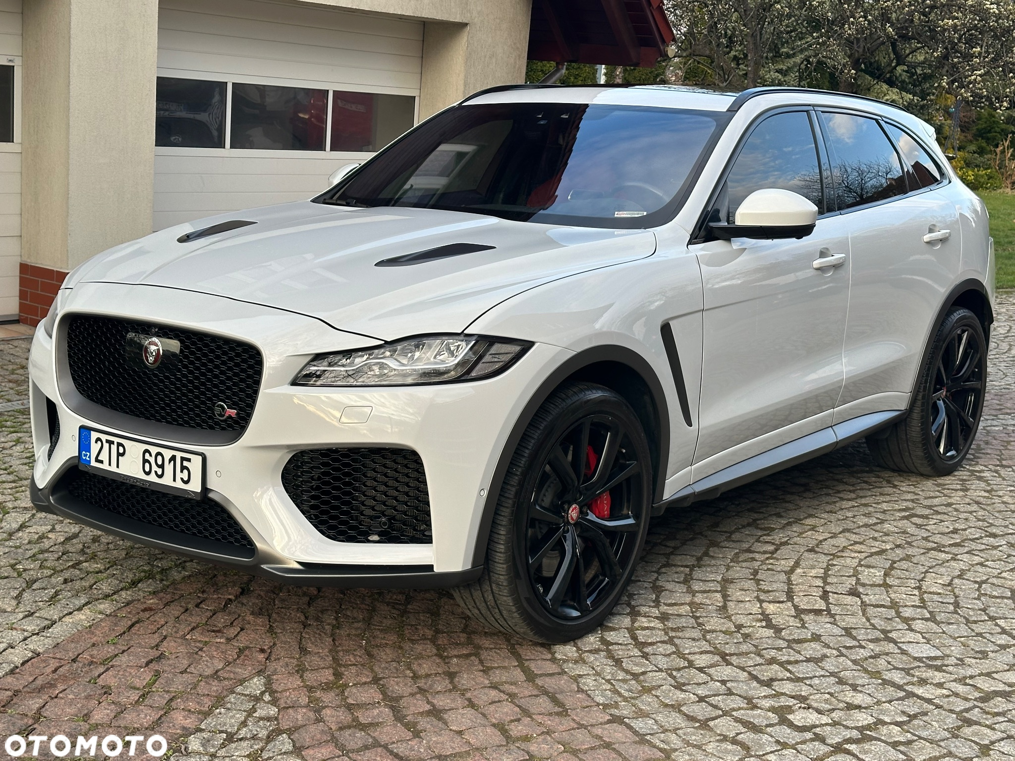 Jaguar F-Pace 5.0 V8 P550 AWD SVR - 4