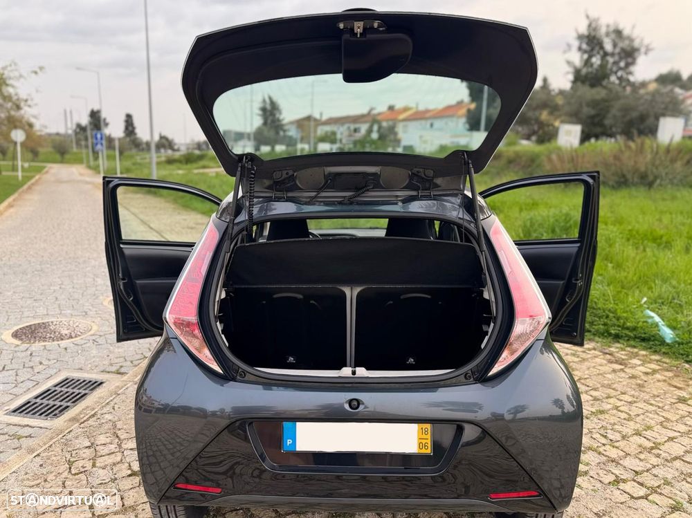 Toyota Aygo 1.0 X-Play - 6