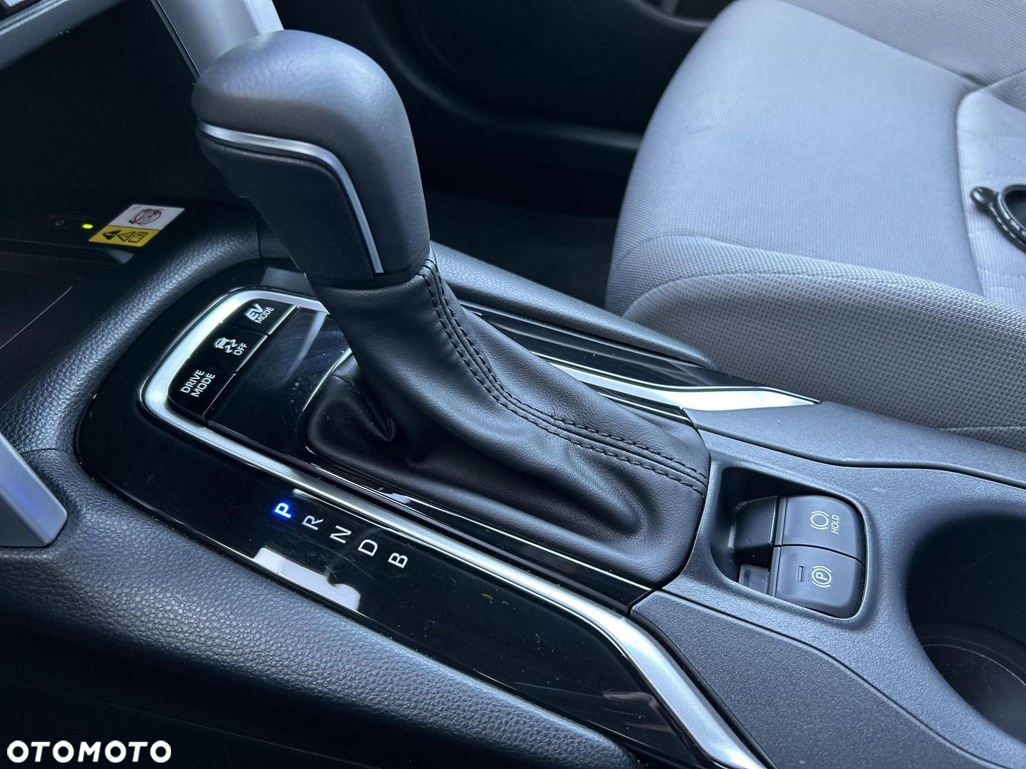 Toyota Corolla Cross 2.0 Hybrid Style - 22