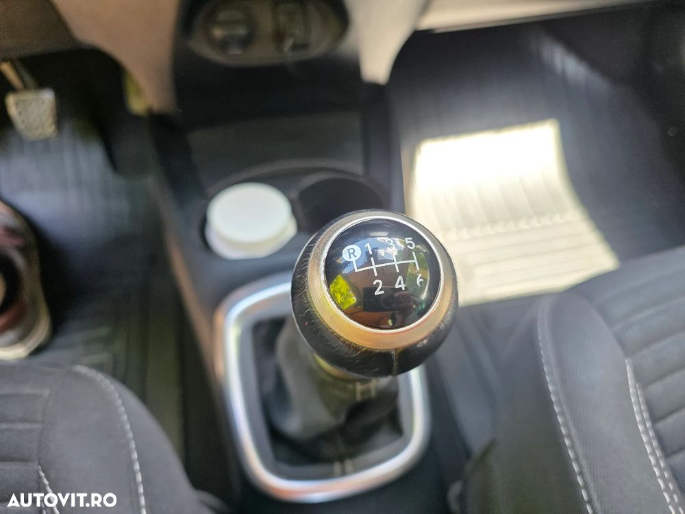 Toyota Yaris 1.5 L VVT-iE Active - 15