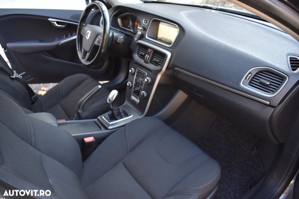 Volvo V40 D2 - 9