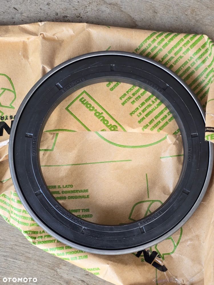 Uszczelniacz piasty koła IVECO EUROCARGO I-III - 1