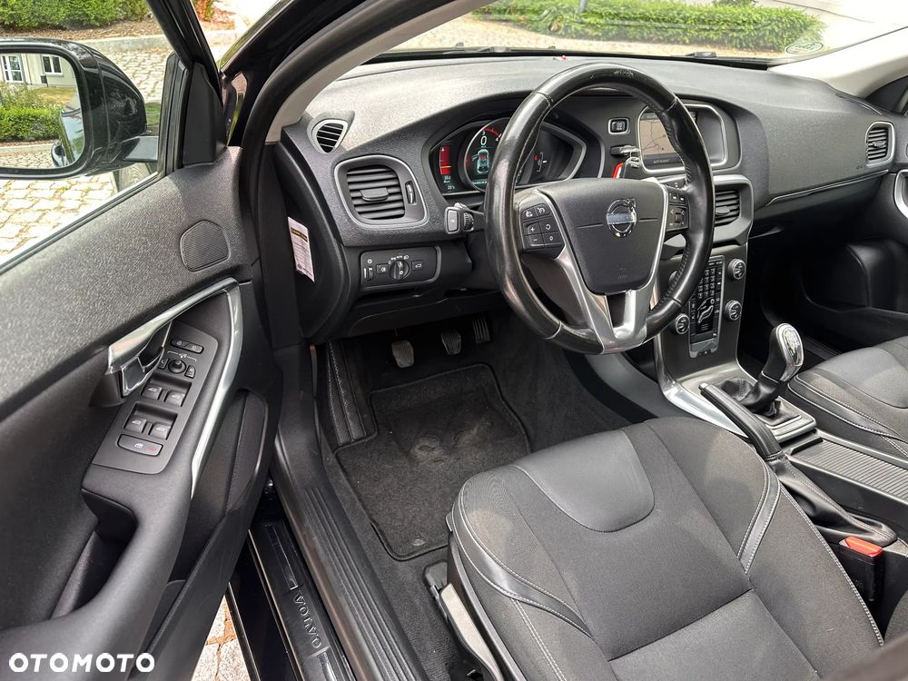 Volvo V40 D2 Summum - 27