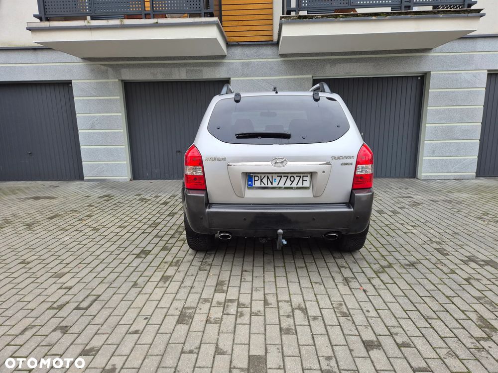 Hyundai Tucson 2.0 CRDi Elegance + - 6