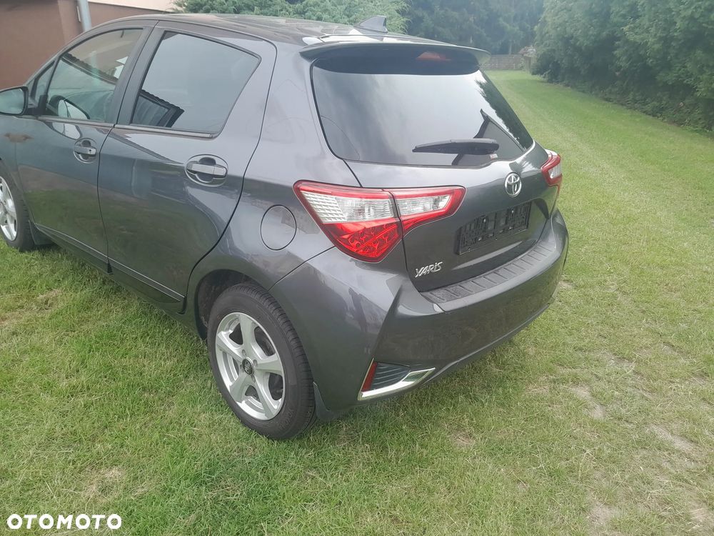 Toyota Yaris - 8