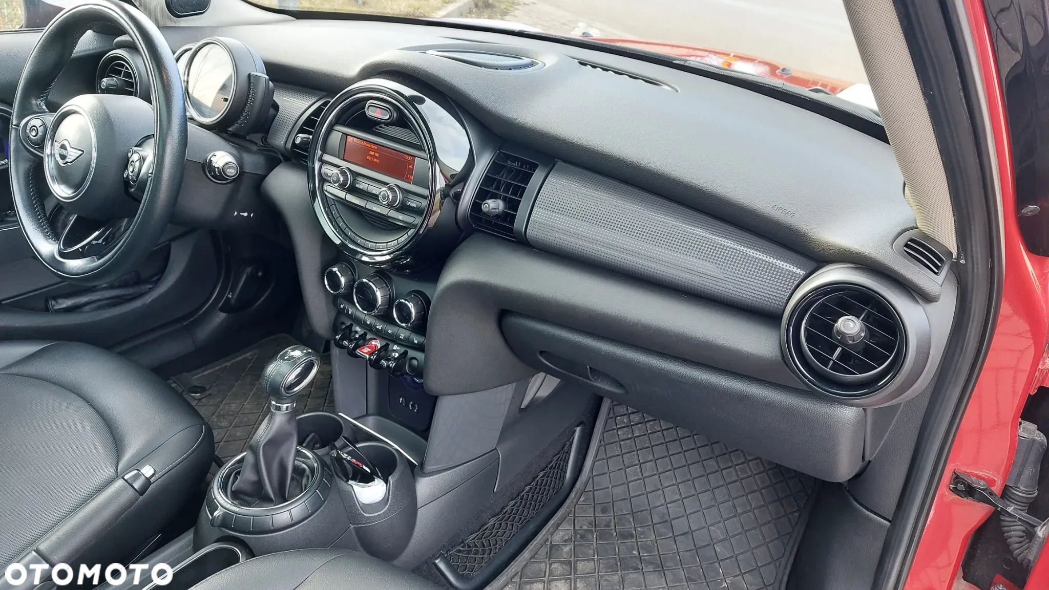 MINI Cooper Standard - 11