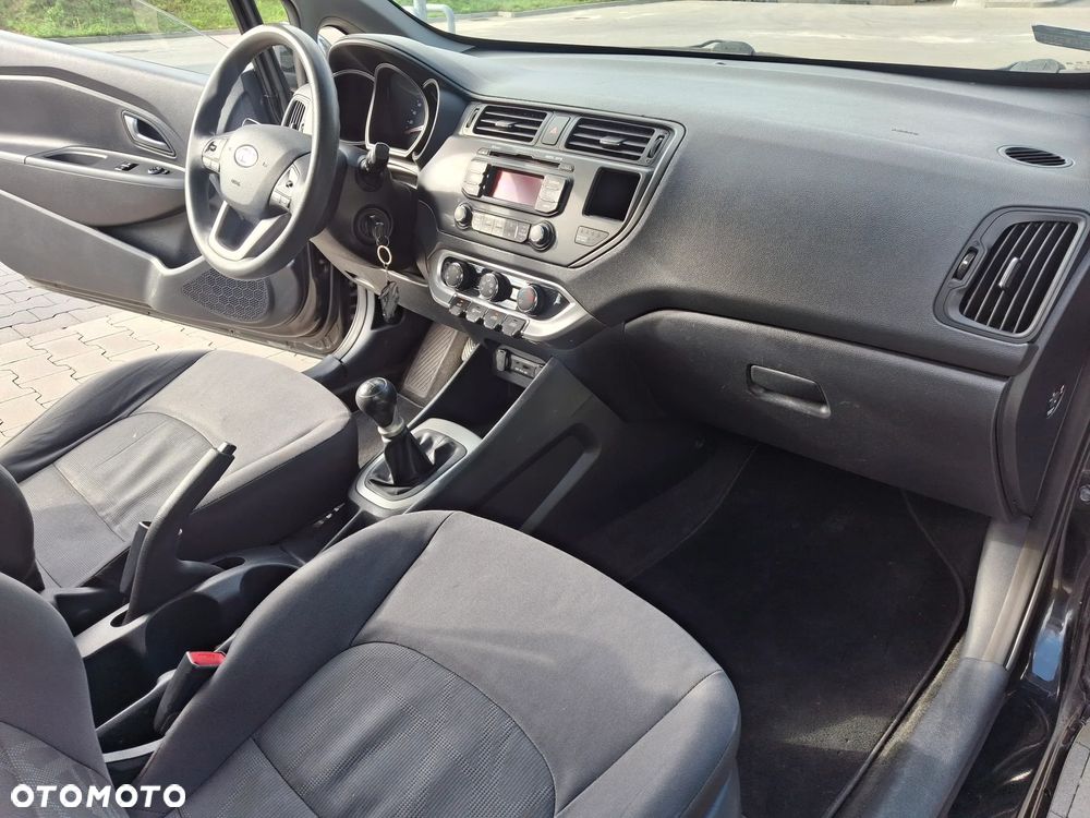 Kia Rio - 22